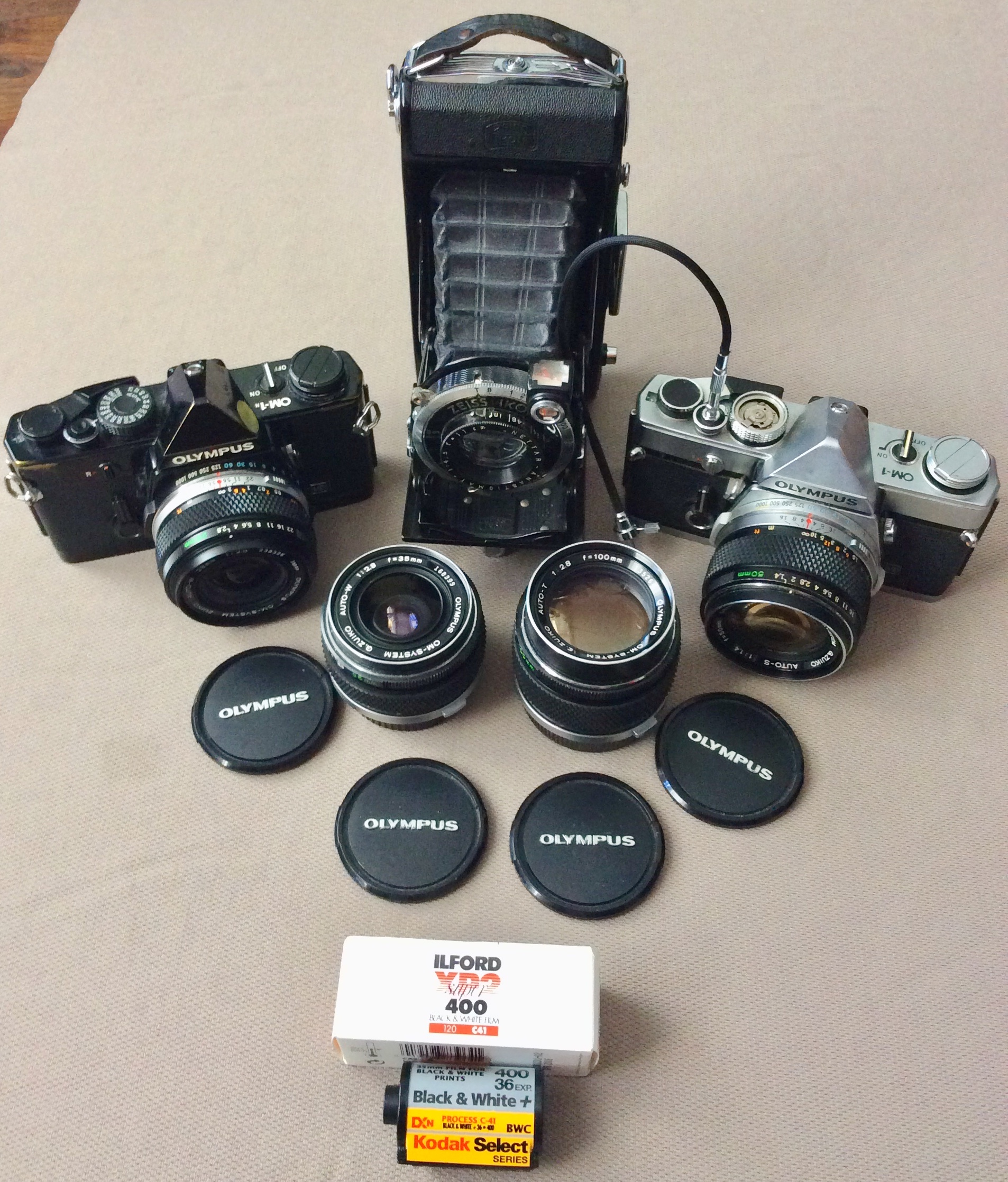 Olympus Om1 And Om1n Look Like Winning The Slr Contest Joined By A Zeiss Ikon Folder For 6 9 Grumpytykepix